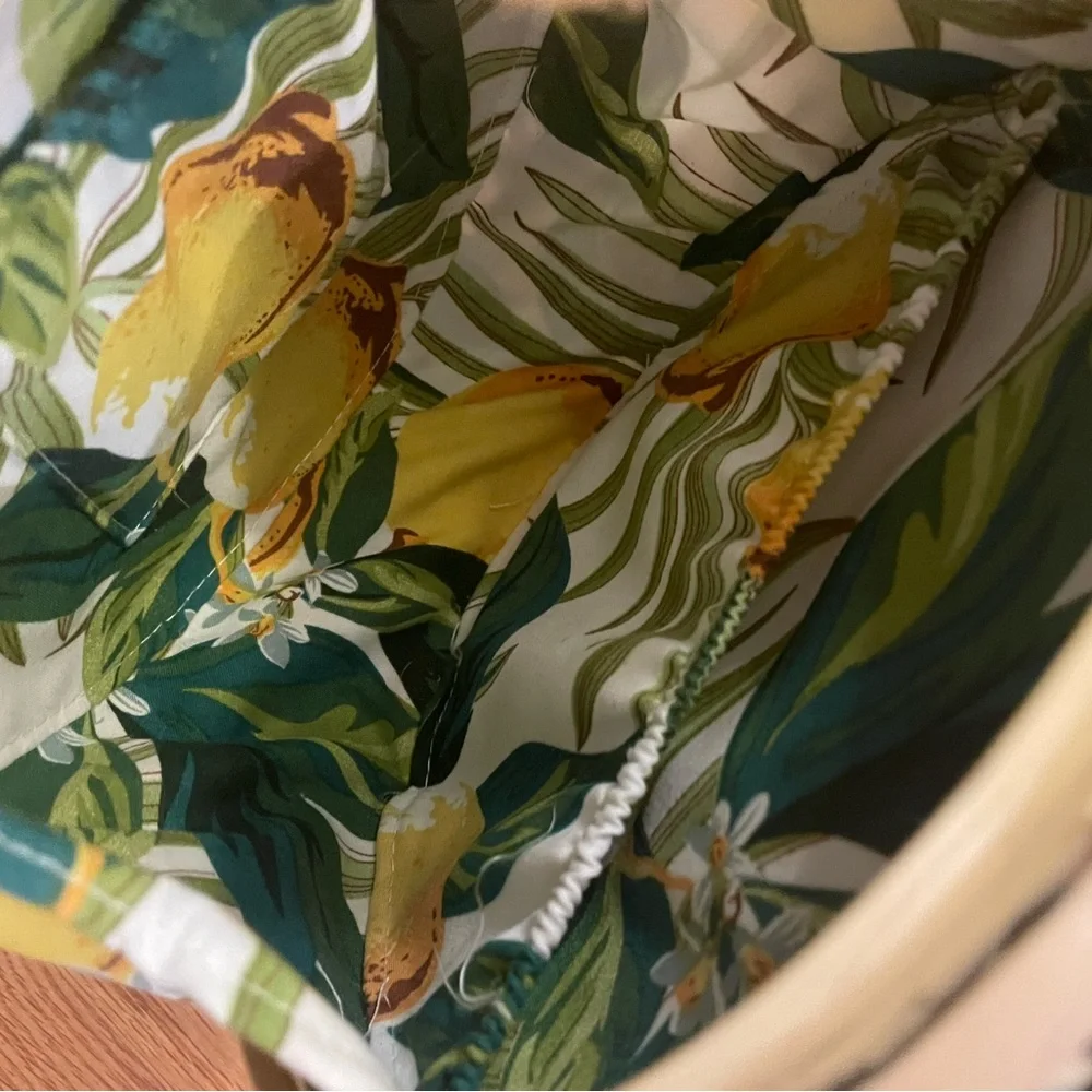 Large yellow straw woven tote with tassel and mini round rattan bag - Picture 11 of 13